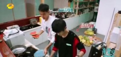 ​为什么叫易烊千玺(易烊千玺原名叫什么名字)