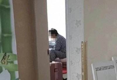 ​重庆一高校原院长被曝诱骗学生，校方回应：已降低其退休待遇