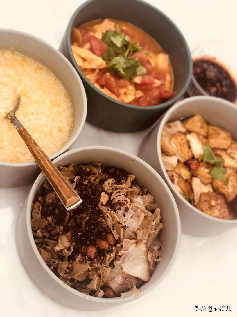 被谭松韵的“素颜杀”美到了,怼脸拍皮肤太好,她真不是大学生?