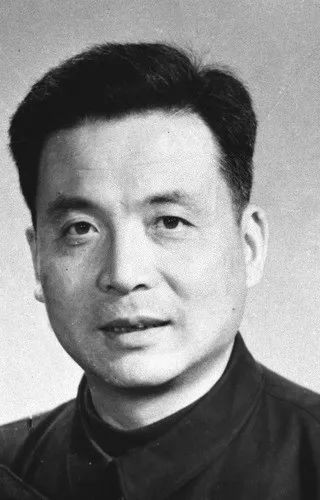 记住!他是邓稼先