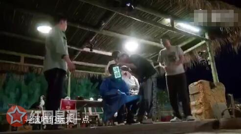 向往的生活导演剃头第几期 导演难逃托尼老师的热情