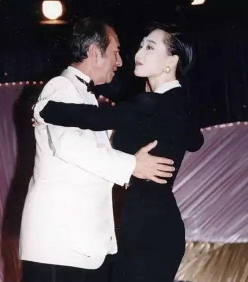 周润发为什么没人敢惹(伪善天王周润发嚣张跋扈史)