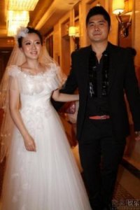 ​潘阳石磊，石磊的个人资料(潘阳老公石磊简历)