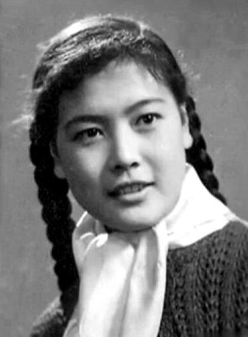 演员杨雅琴简介(著名女星杨雅琴)(2)