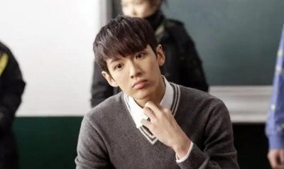 ​柯震东女友是谁（吸毒艺人拿影帝柯震东容光焕发）