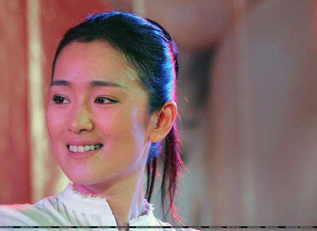 巩俐为什么要换国籍原因揭密!巩俐为什么要入籍新加坡有何争议?