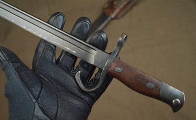 ​为什么两军交战，子弹打光后，双方会默契地拼刺刀