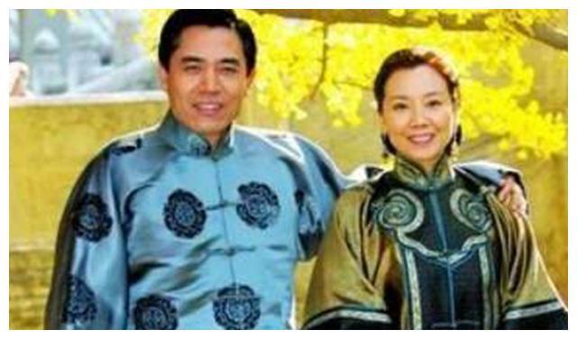 陈宝国从一而终的爱情:与赵奎娥相恋8年终修成正果