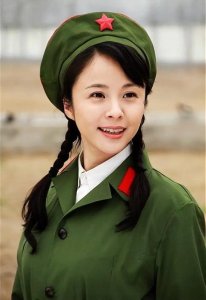 ​19岁爱上41岁刘威，同居7年男友“失踪”，她如今怎样了？