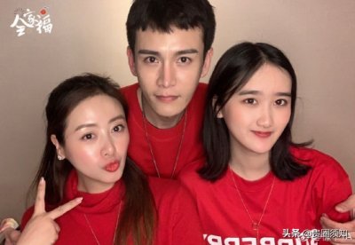 ​小李琳女儿晒近照疑似曝光独栋豪宅，17岁女儿高颜值长得像妈妈