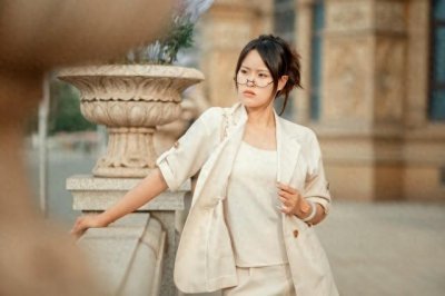 ​妻子出轨玩刺激，过程中还接老公电话发出声音