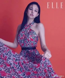 ​女爱豆的性感！Jennie登韩版ELLE封面