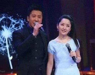 ​歌坛神童毛宁的妻子美貌如花