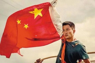 ​约旦司机拔刀逼中国游客交5000打车费，他拿出国旗，对方直接放人