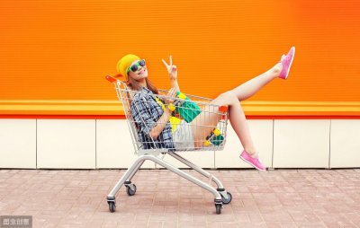 ​超拽高冷八个字的句子，很酷的：要么庸俗，要么孤独