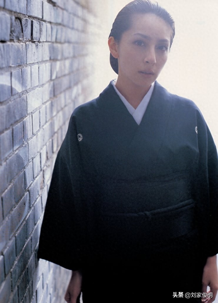 奥菜惠，写真，干净知性的美