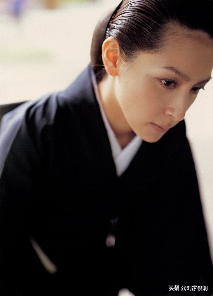 奥菜惠，写真，干净知性的美