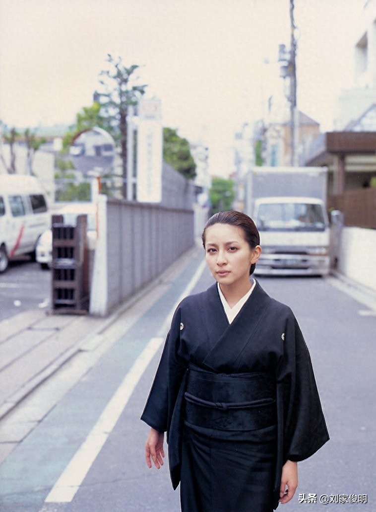 奥菜惠，写真，干净知性的美