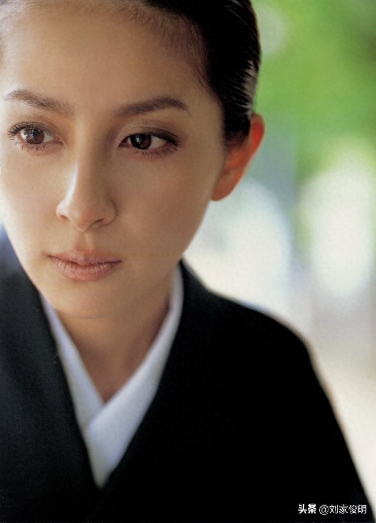 奥菜惠，写真，干净知性的美