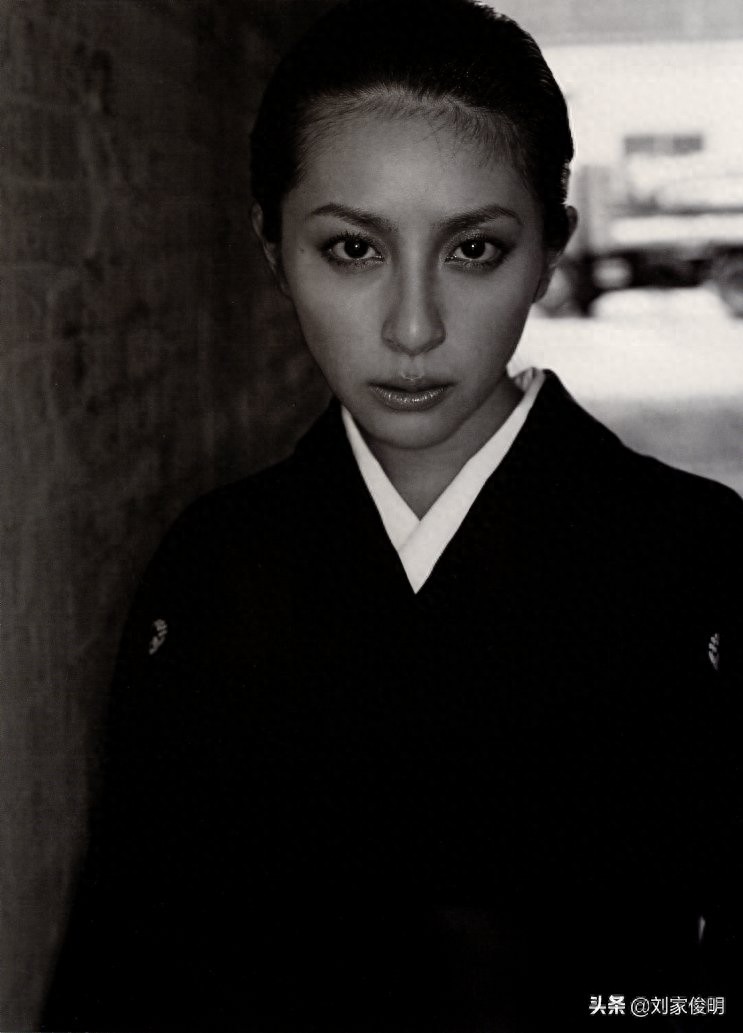 奥菜惠，写真，干净知性的美