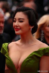 ​相当哇塞！性感女神张雨绮写真赏、身材饱满丰腴看完鼻血狂流不止