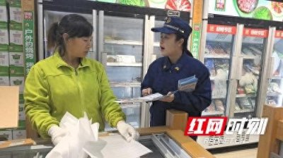 ​溆浦消防救援大队前往辖区开展“敲门行动”守护居民消防安全