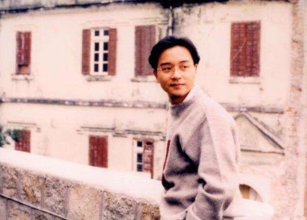 唐鹤德为张国荣庆64岁冥寿(唐鹤德为张国荣庆64岁冥寿)(16)