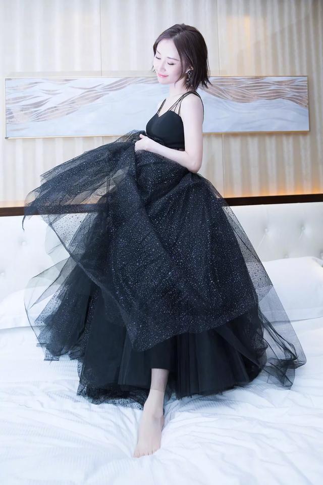 30岁的舒畅剪“摩卡波波头”发型,变的像18岁的少女,这下真红了