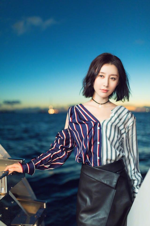 30岁的舒畅剪“摩卡波波头”发型,变的像18岁的少女,这下真红了