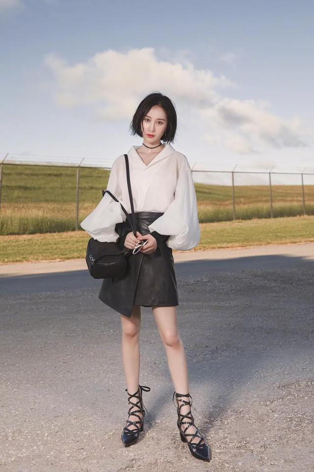 30岁的舒畅剪“摩卡波波头”发型,变的像18岁的少女,这下真红了