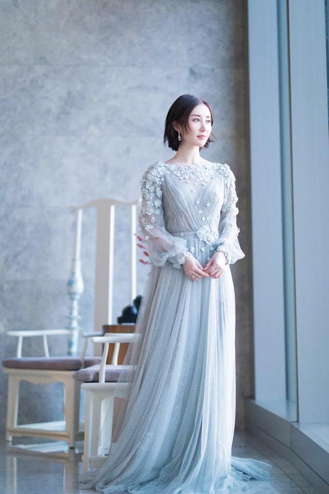 30岁的舒畅剪“摩卡波波头”发型,变的像18岁的少女,这下真红了