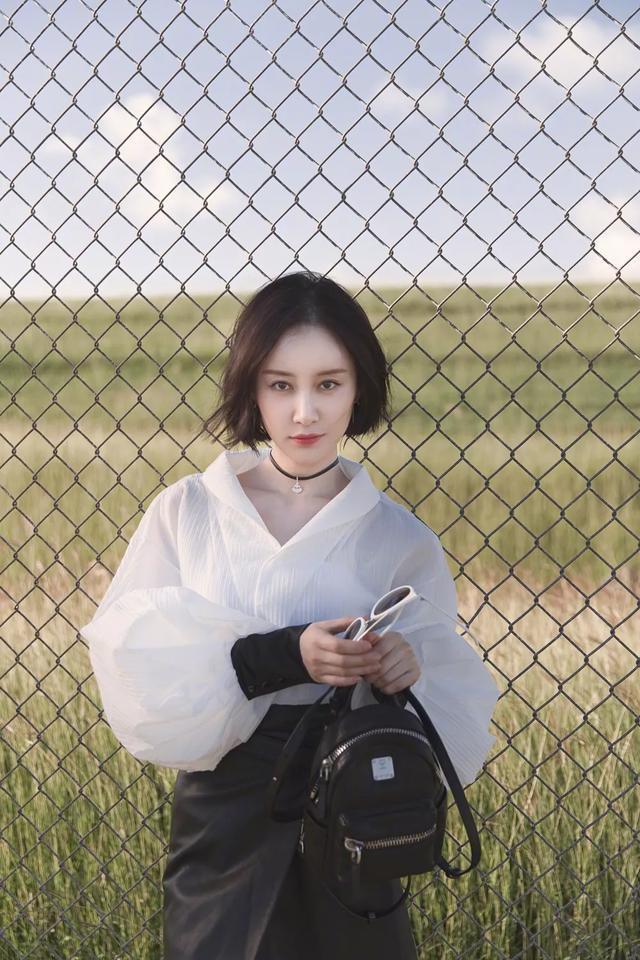 30岁的舒畅剪“摩卡波波头”发型,变的像18岁的少女,这下真红了