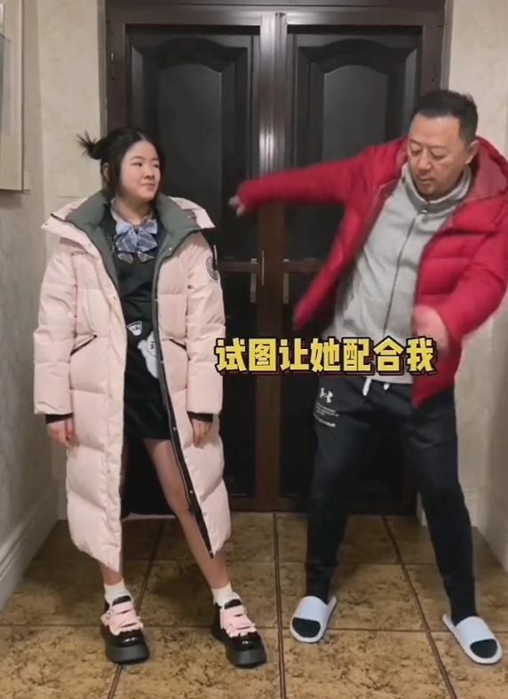 郭涛有几个孩子(郭涛三胎女儿曝光五官精致好像洋娃娃)