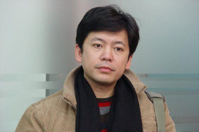 何政军出道多年至今无绯闻,妻子原来是她,网友真让人羡慕啊