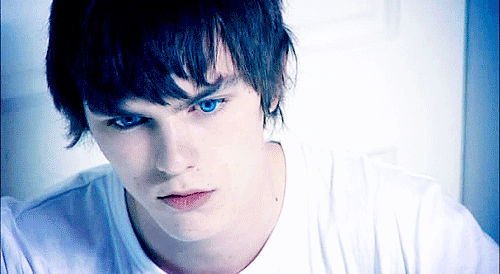 欧美童星长大后对比照男(打破了童星必长残魔咒)(9)