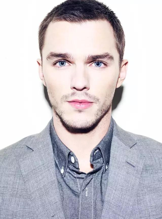 欧美童星长大后对比照男(打破了童星必长残魔咒)(13)