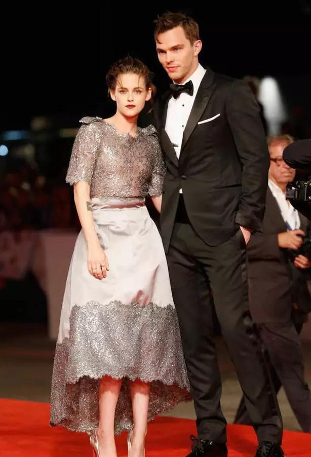 欧美童星长大后对比照男(打破了童星必长残魔咒)(12)