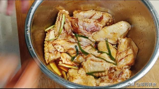 面包糠裹上不掉的窍门(面包糠怎么裹上去不掉)