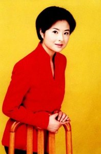 ​央视著名主持人张泉灵：嫁大丈夫，最红时辞职，如今过得怎么样？