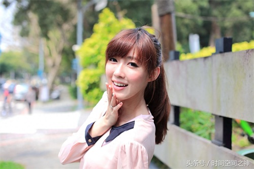 台湾模特晶晶时尚长腿美女甜美街拍写真集