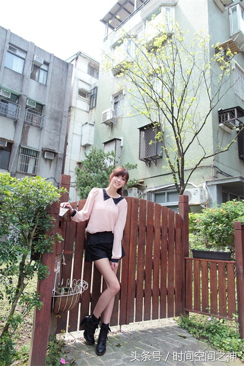 台湾模特晶晶时尚长腿美女甜美街拍写真集