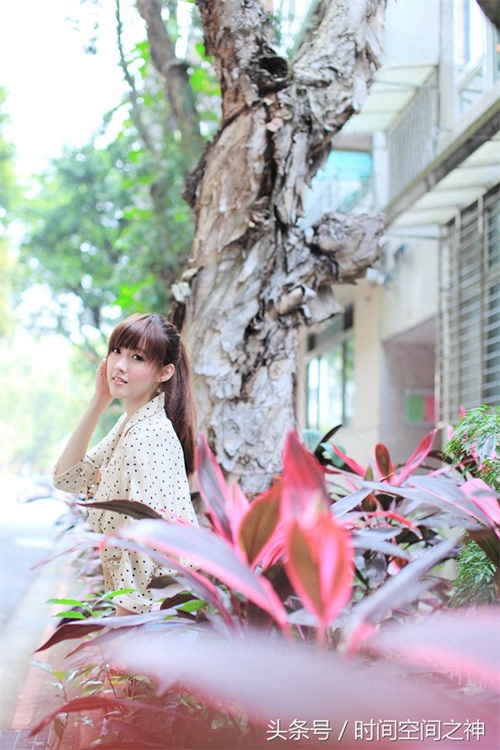 台湾模特晶晶时尚长腿美女甜美街拍写真集