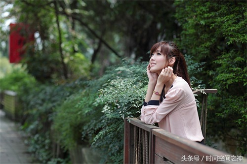 台湾模特晶晶时尚长腿美女甜美街拍写真集