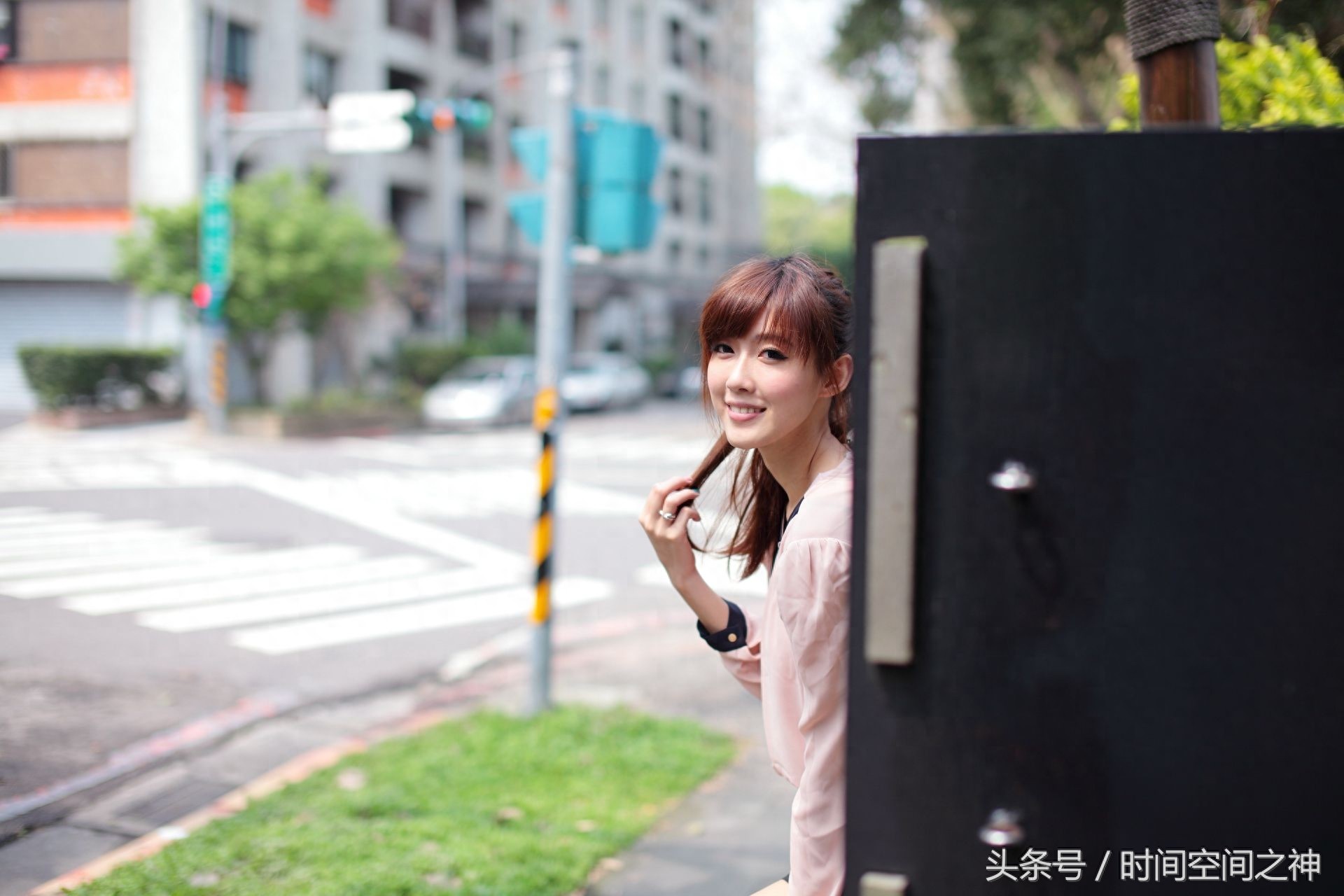 台湾模特晶晶时尚长腿美女甜美街拍写真集