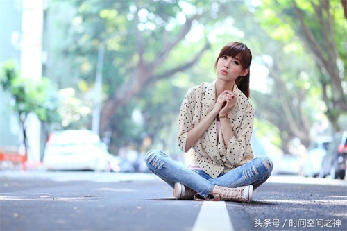 台湾模特晶晶时尚长腿美女甜美街拍写真集