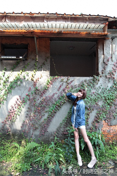 台湾模特晶晶时尚长腿美女甜美街拍写真集