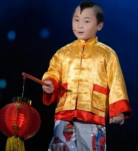 ​2015年邓鸣贺离世6岁登上春晚，两患白血病只因遭到家人压榨？