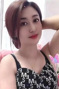 ​50岁阿姨自述出轨22岁“嫩草”，两年花了30万……