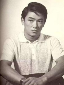 ​闹“三大血案”的“功夫皇帝”王羽