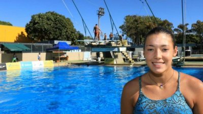 ​世锦赛再现0分跳水！巴西美女思考人生，自己栽入水中，捂脸离场